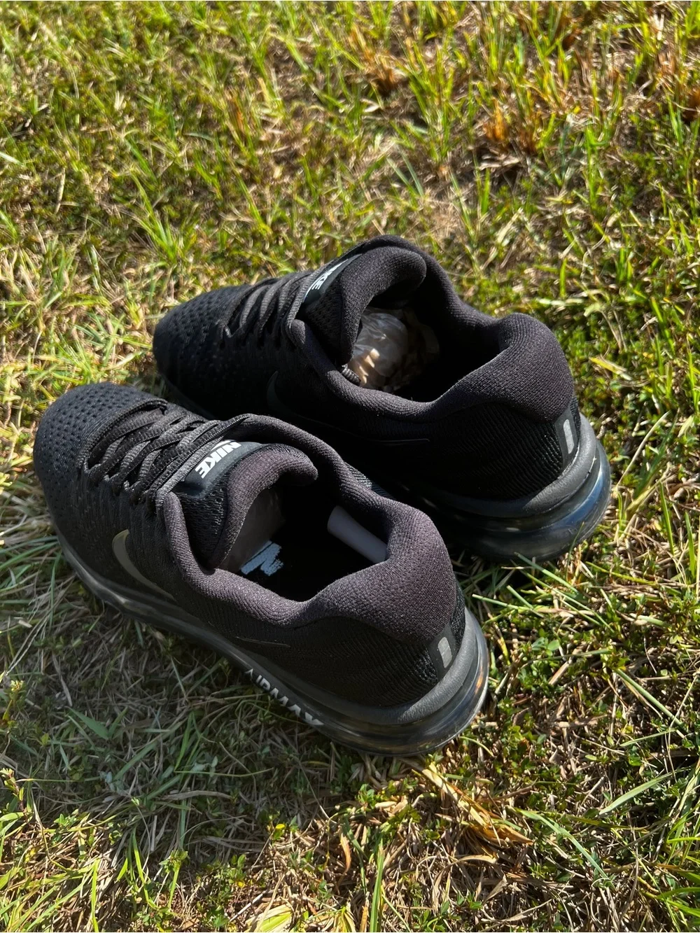 CLEAN Nike size 7.5 Mens Air Max 2017 Black running shoes